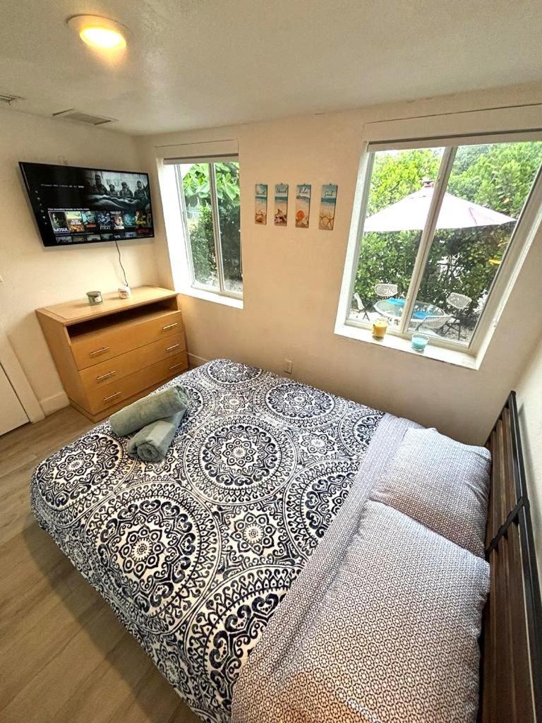 Nice Queen Bedroom - Best Location In Miami - Luggage Storage Service, Parking And Laundry エクステリア 写真